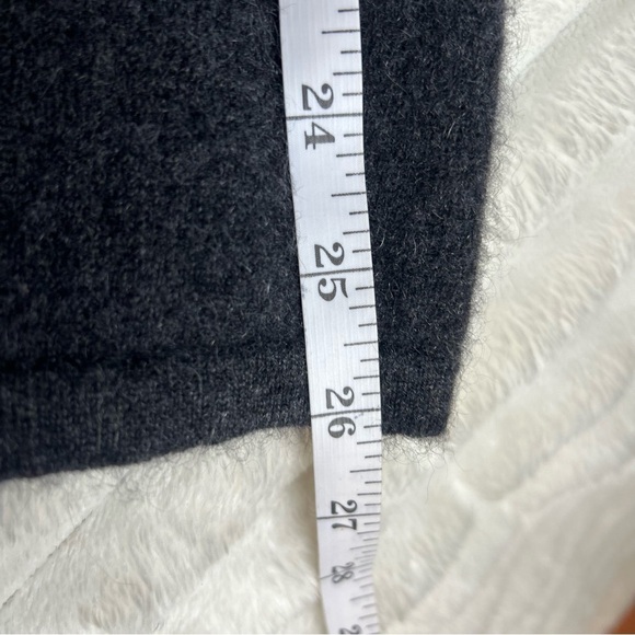 Lord & Taylor Cashmere Grey Turtleneck Sweater Womens XS - Picture 10 of 10